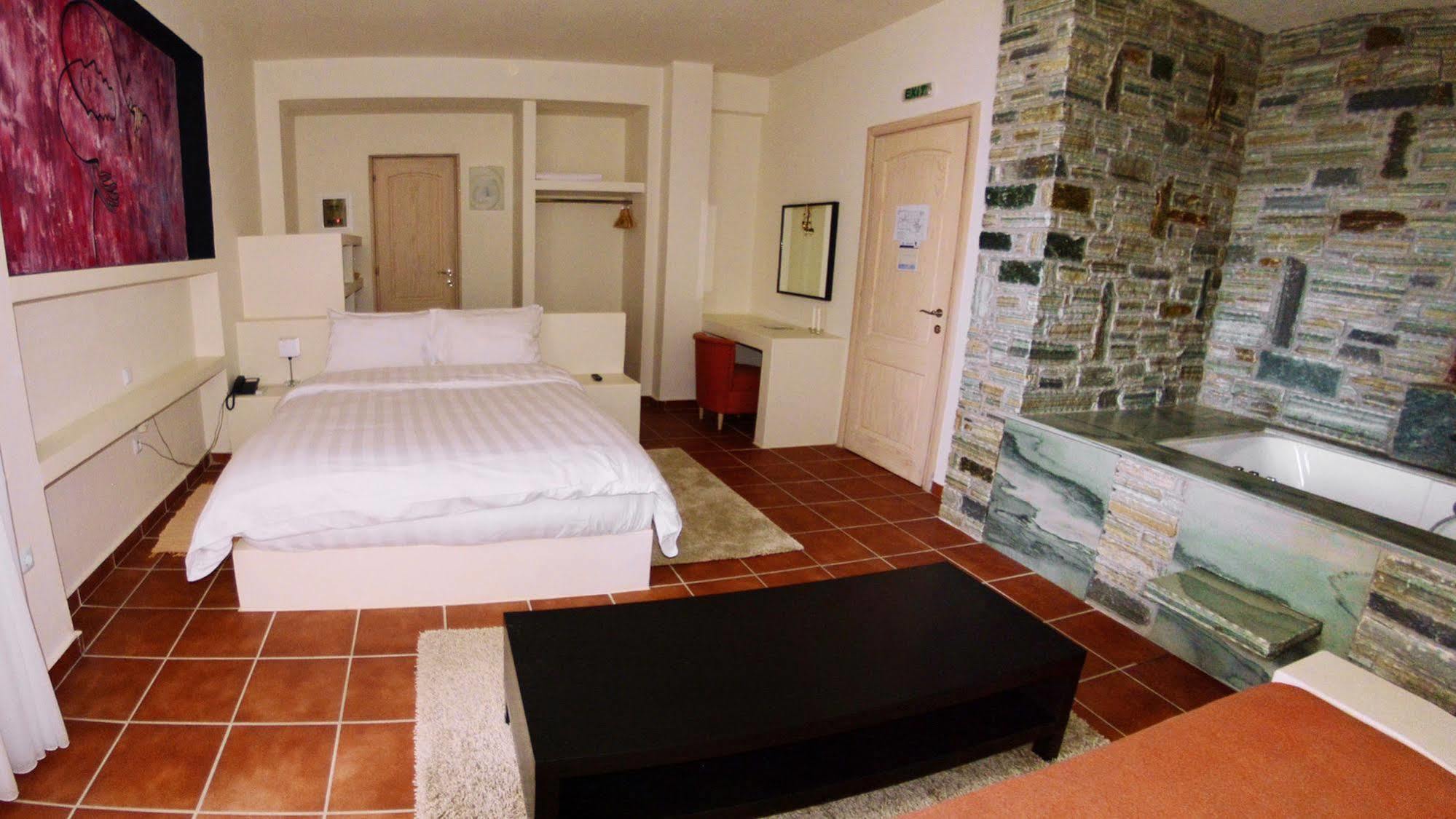 Filion Eco Hotel & Suites Néa Stýra Eksteriør bilde